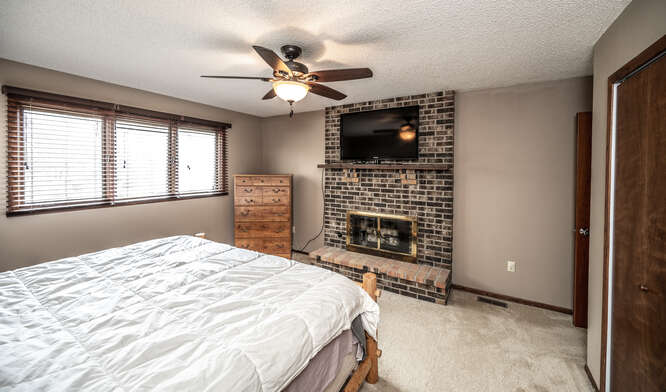 9935 Albers Ave Dundas MN-small-033-020-Primary Bedroom Ensuite-666x393-72dpi