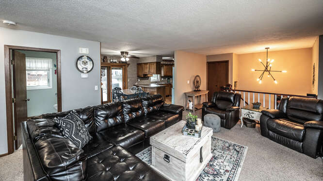 1525 Tierney Dr Hastings MN-small-018-023-Family Room-666x373-72dpi