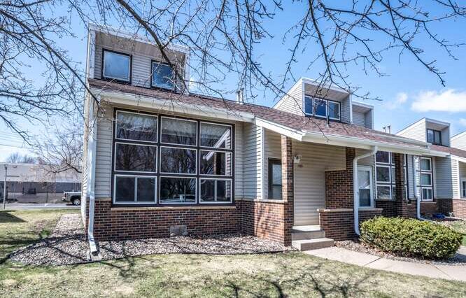 910 9th St Farmington MN 55024-small-001-015-Front of Home-666x429-72dpi