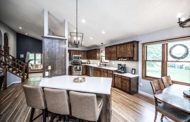 021-043-Kitchen-666x444