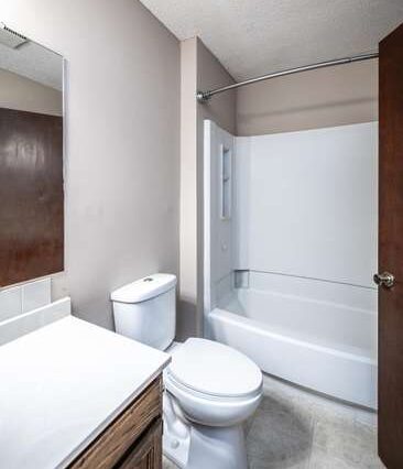 018-005-Bathroom-366x500